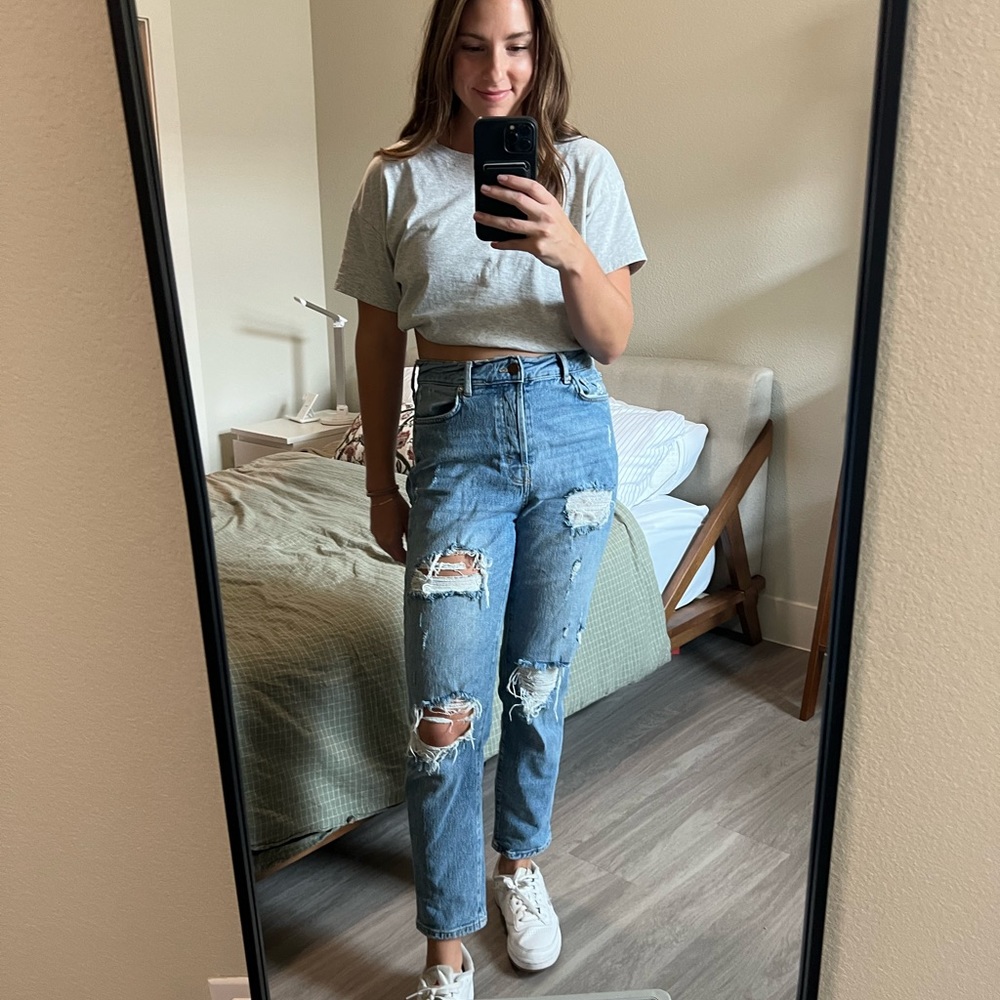 BDG Slim Straight High Rise Stretch Distressed Light Wash